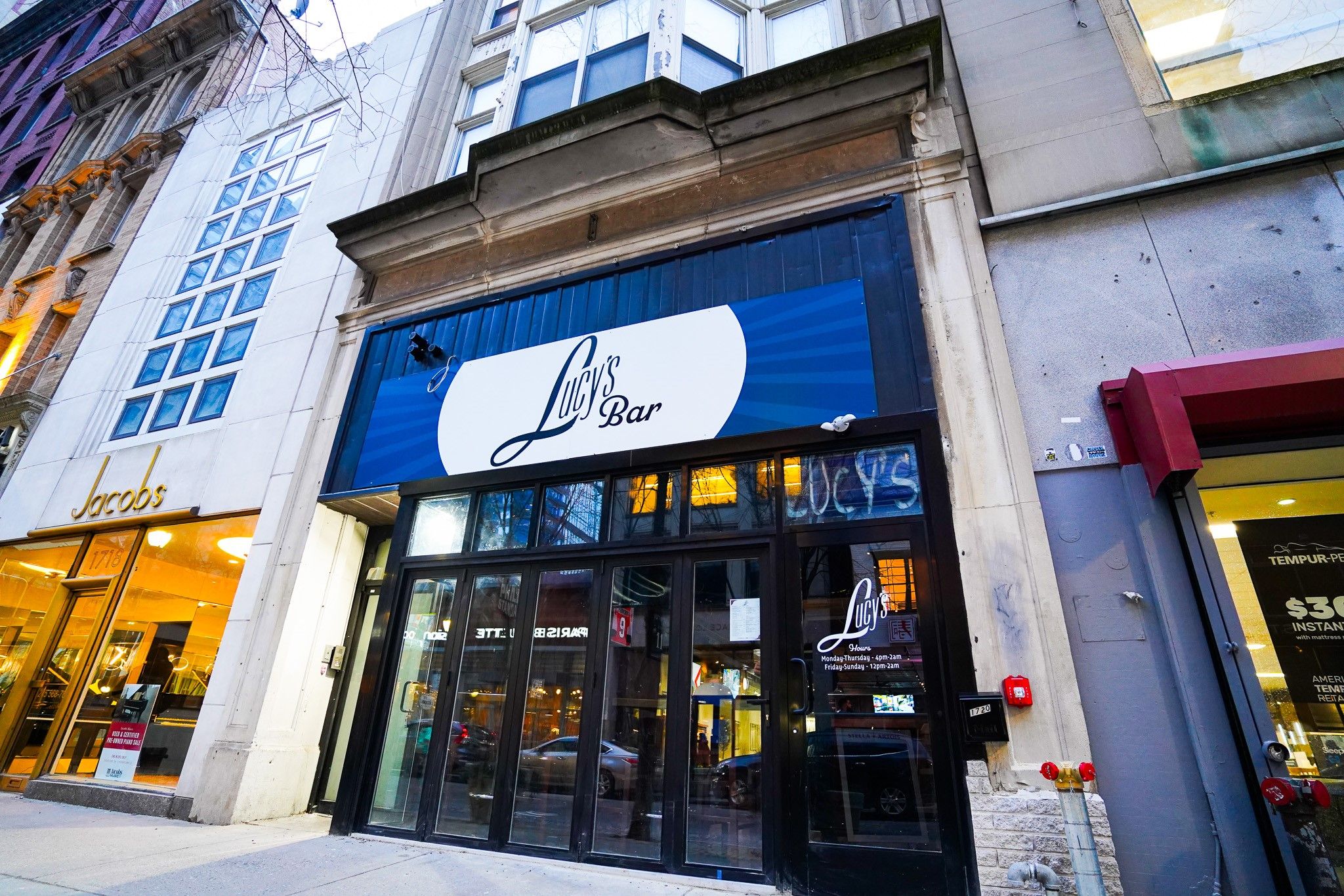 Lucy’s Bar